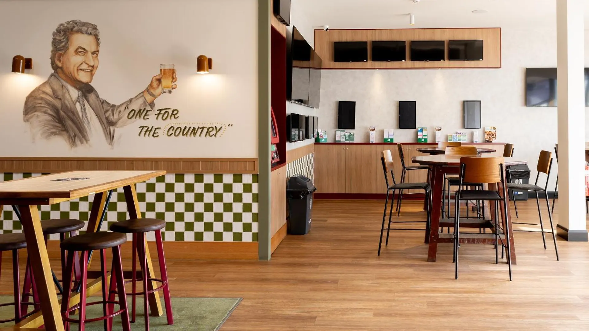 *** Motel Statesman Hotel Camberra Australia
