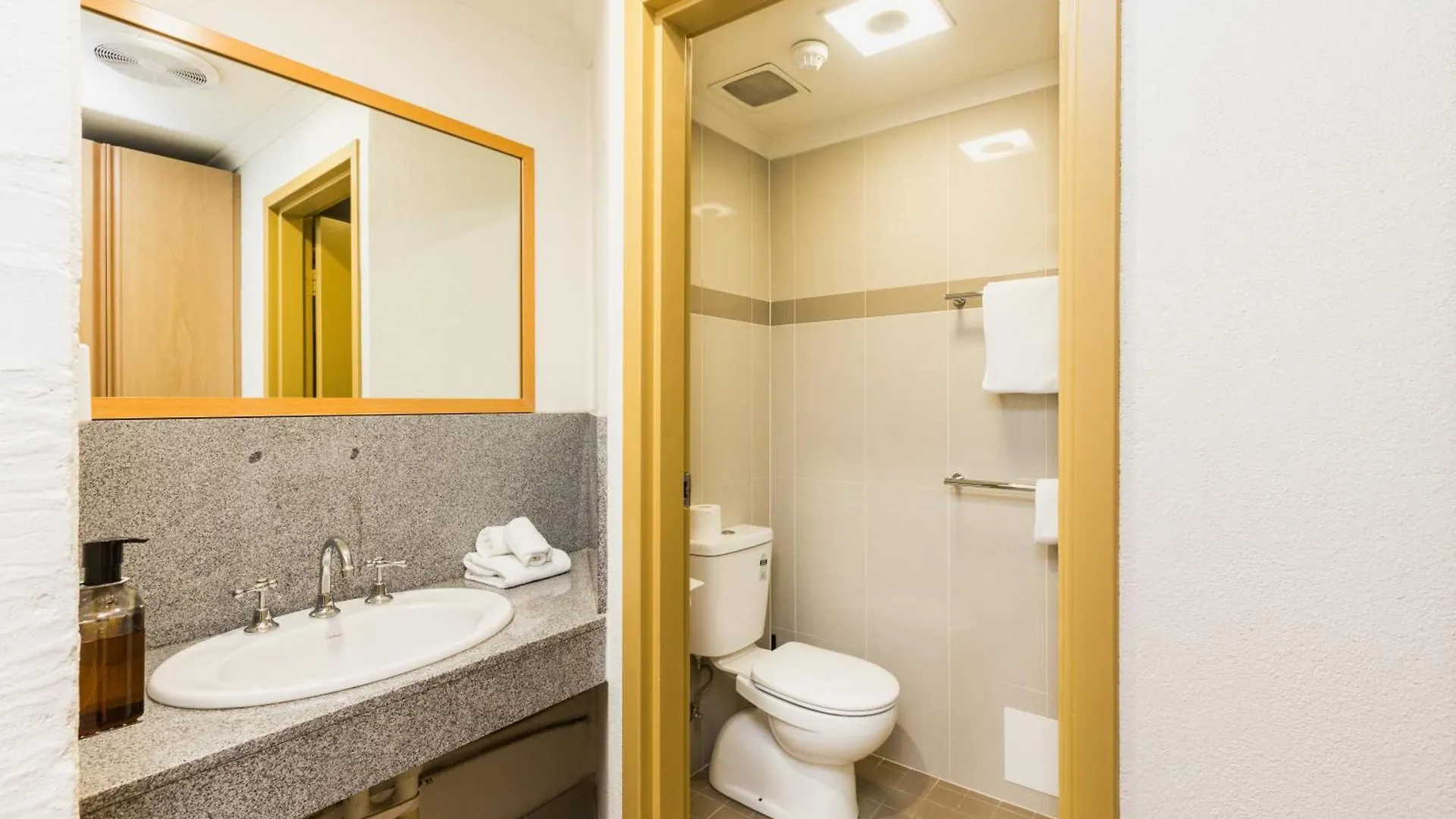 Statesman Hotel Camberra