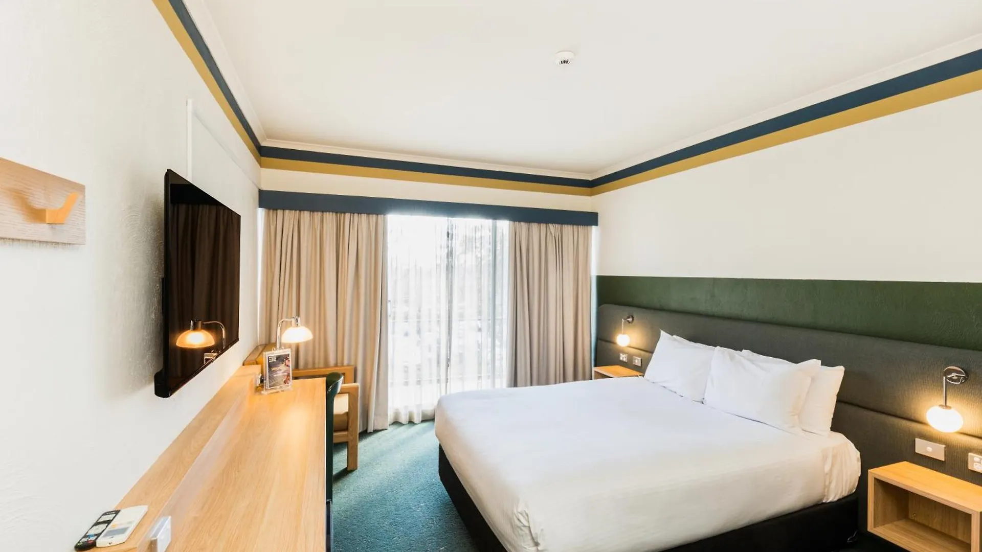 Motel Statesman Hotel Canberra