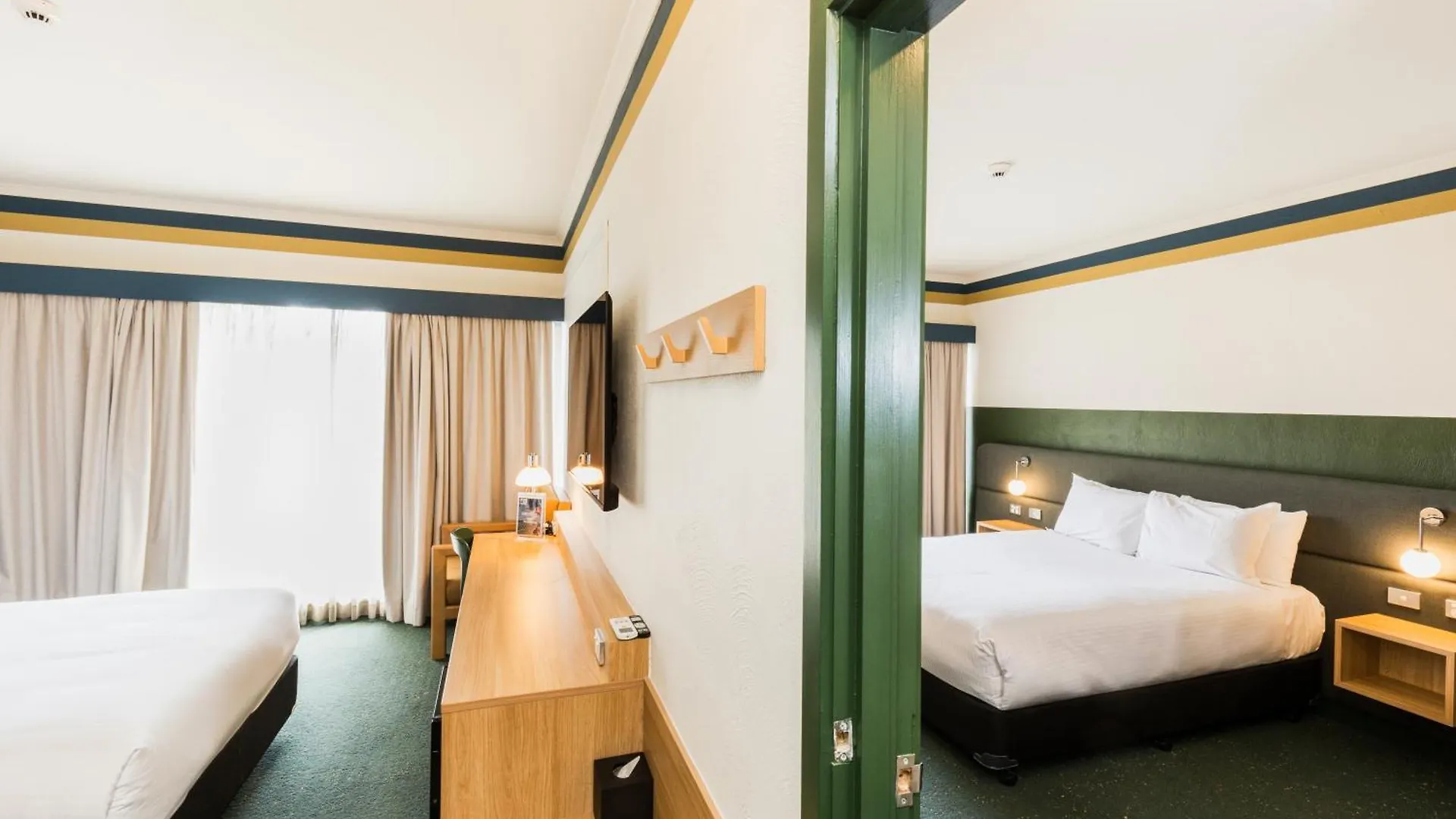Motel Statesman Hotel Canberra