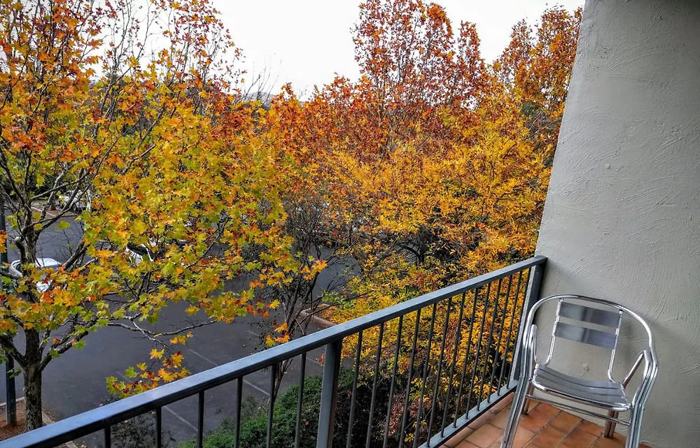 Statesman Hotel Canberra