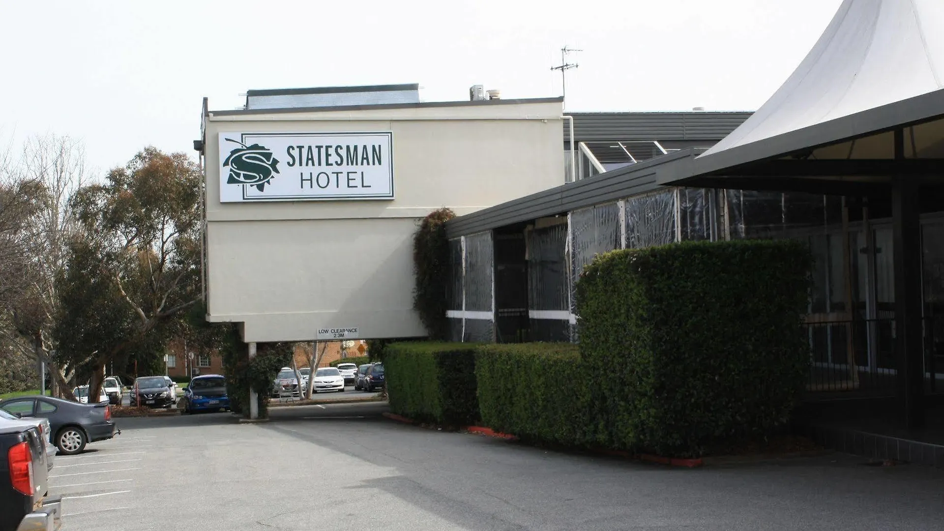 Motel Statesman Hotel Canberra